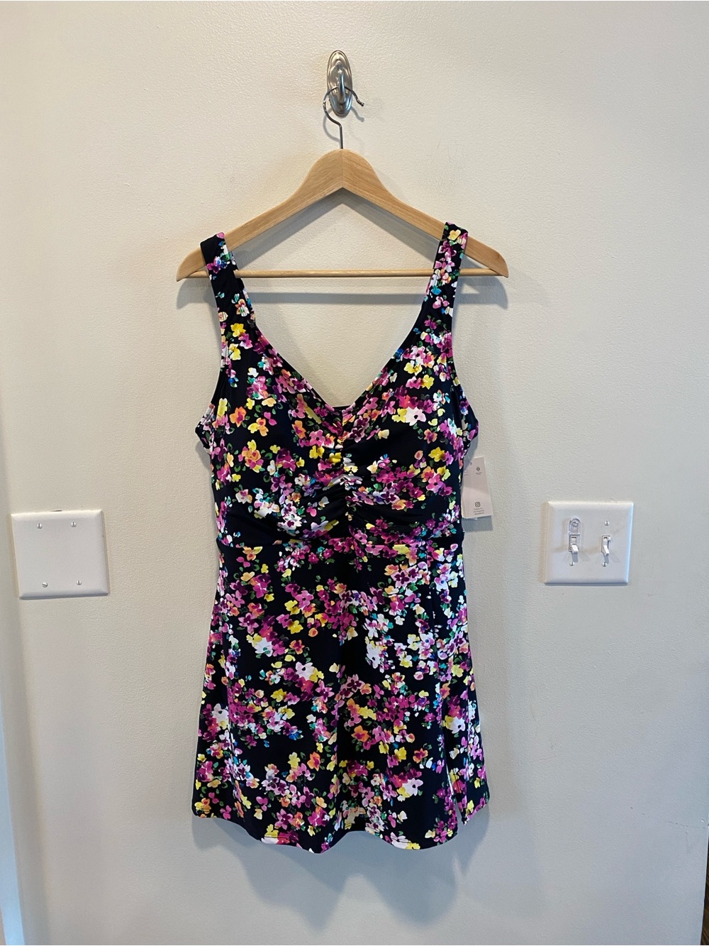 Lands end swim dress size large one piece swimsuit floral tummy control  NEW